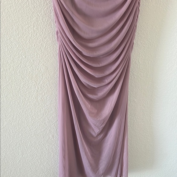 Elegant Mauve Evening Gown - Picture 4 of 11